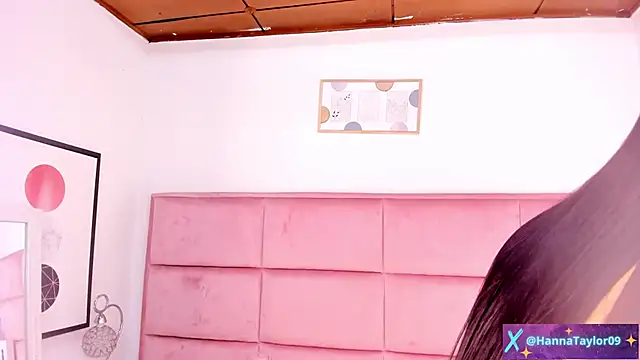 HannaTaylor online show from 12-17-24, 08:56