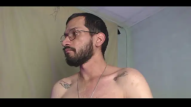 Snapshot of Andres_ramsey chatting on 01-19-25, 03:39 Andres ramsey online show from 01-19-25, 03:39