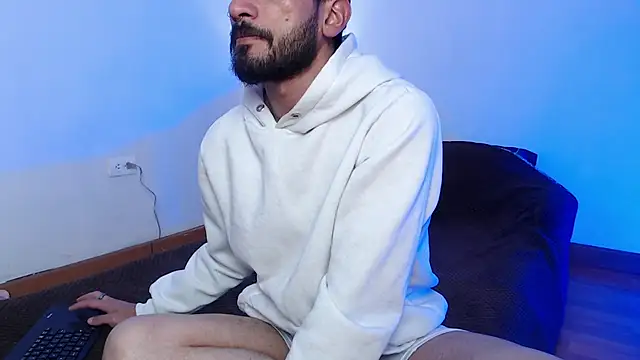 Snapshot of Andres_ramsey chatting on 12-14-25, 12:05 Andres ramsey online show from 12-14-25, 12:05