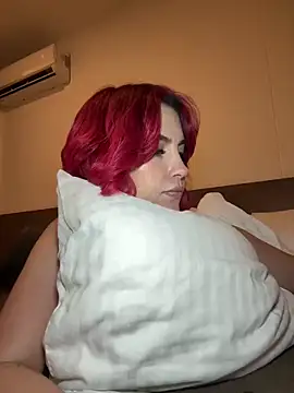 Snapshot of zafiro_mo0n chatting on 01-09-25, 11:02 zafiro mo0n online show from 01-09-25, 11:02