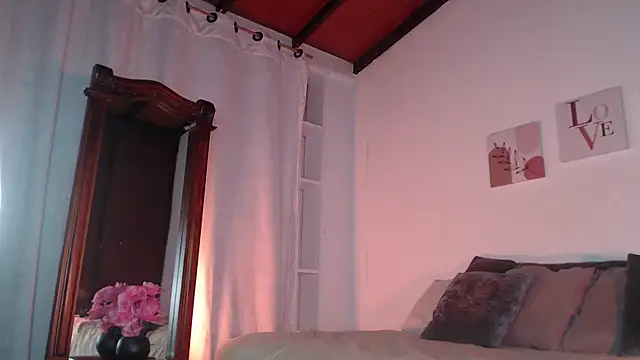 Snapshot of dahian_s chatting on 11-30-25, 04:27 dahian s online show from 11-30-25, 04:27