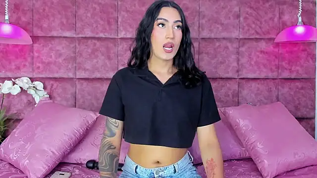 Snapshot of Taly_Fox chatting on 02-05-25, 09:40 Taly Fox online show from 02-05-25, 09:40