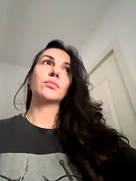 TaniaAmore online show from 10-27-25, 07:40