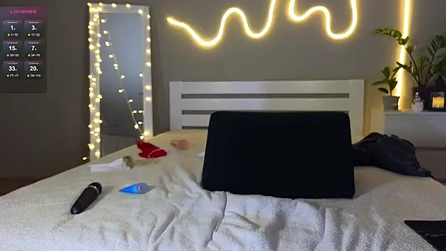 Snapshot of tanya_goddesss chatting on 12-21-24, 05:29 tanya goddesss online show from 12-21-24, 05:29