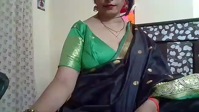 Snapshot of NautyBabe chatting on 10-05-25, 08:07 NautyBabe online show from 10-05-25, 08:07