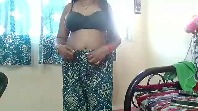 Snapshot of NautyBabe chatting on 11-15-25, 09:28 NautyBabe online show from 11-15-25, 09:28