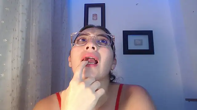 DaMikaela  online show from 03-05-25, 07:27