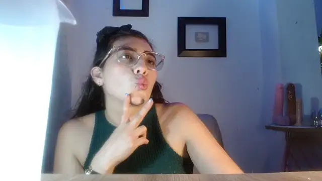 DaMikaela  online show from 02-10-26, 06:56