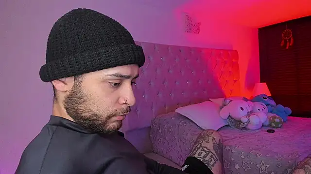 AbbyAndChris2 online show from 04-28-26, 07:02