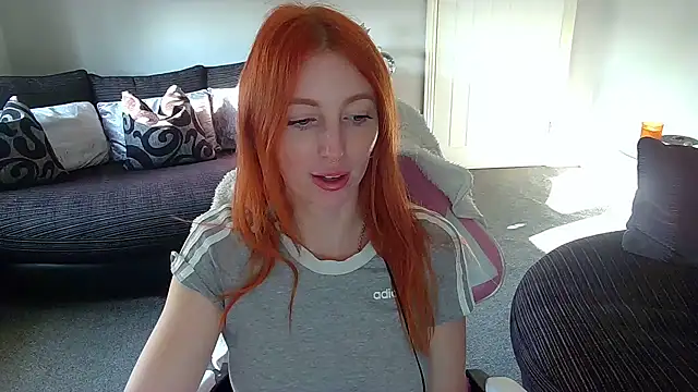 Snapshot of Red_firesquirt chatting on 01-09-25, 11:36 Red firesquirt online show from 01-09-25, 11:36