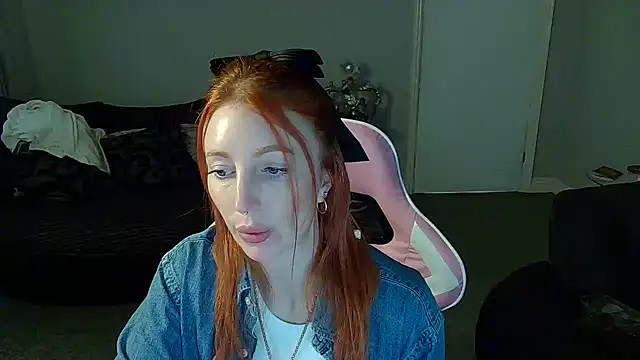 Snapshot of Red_firesquirt chatting on 01-13-25, 12:13 Red firesquirt online show from 01-13-25, 12:13