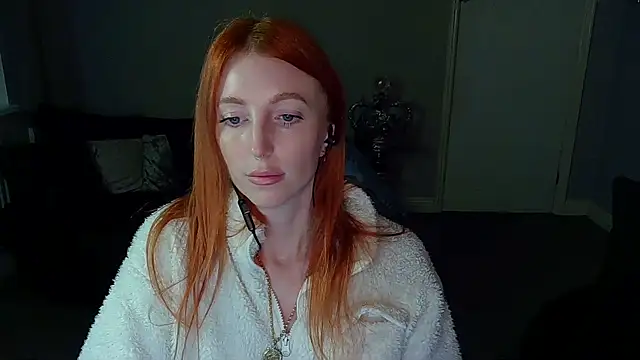 Snapshot of Red_firesquirt chatting on 01-17-25, 04:04 Red firesquirt online show from 01-17-25, 04:04