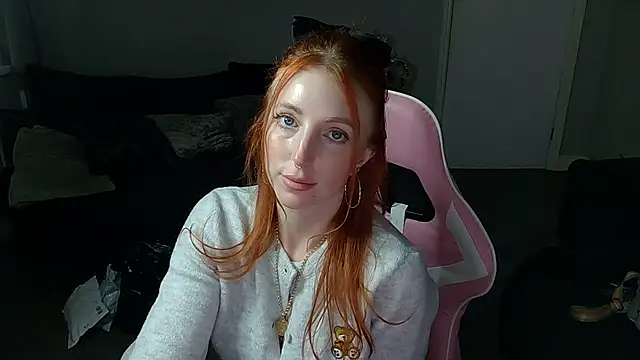 Snapshot of Red_firesquirt chatting on 01-20-25, 04:01 Red firesquirt online show from 01-20-25, 04:01