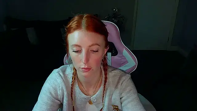 Snapshot of Red_firesquirt chatting on 01-29-25, 09:28 Red firesquirt online show from 01-29-25, 09:28