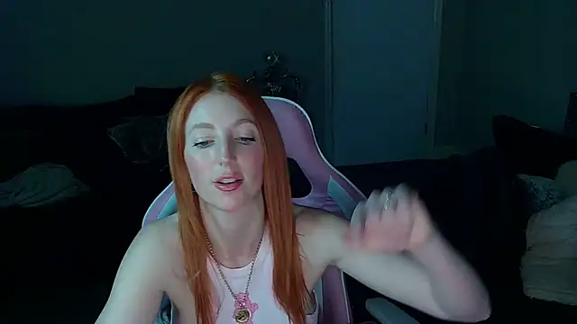 Snapshot of Red_firesquirt chatting on 03-04-25, 09:54 Red firesquirt online show from 03-04-25, 09:54