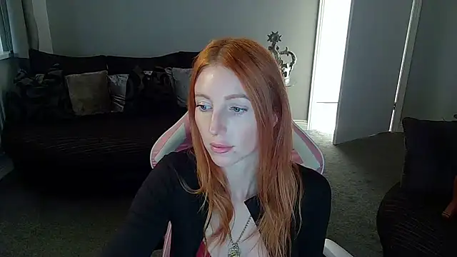 Snapshot of Red_firesquirt chatting on 09-25-25, 02:21 Red firesquirt online show from 09-25-25, 02:21