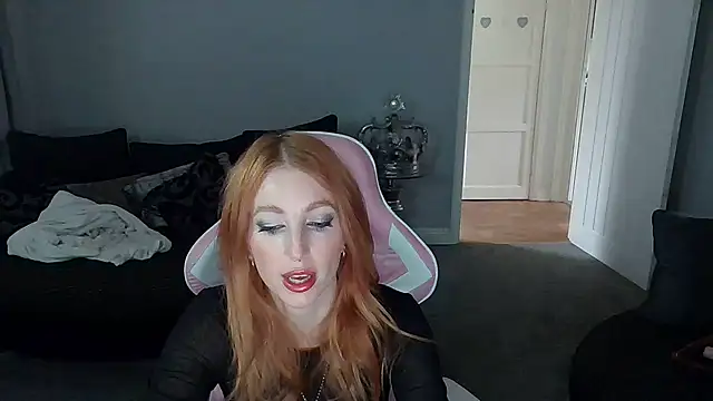 Snapshot of Red_firesquirt chatting on 10-15-25, 10:37 Red firesquirt online show from 10-15-25, 10:37