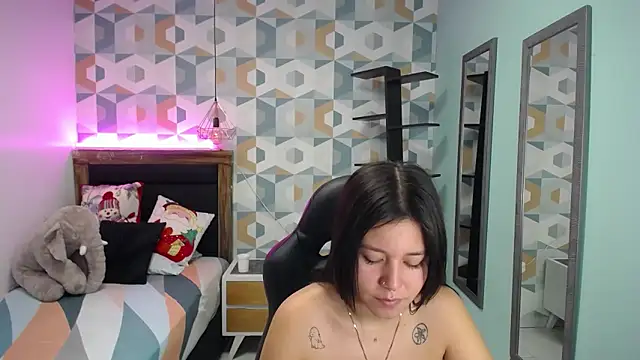 LORENADAVIES online show from 12-18-24, 11:56