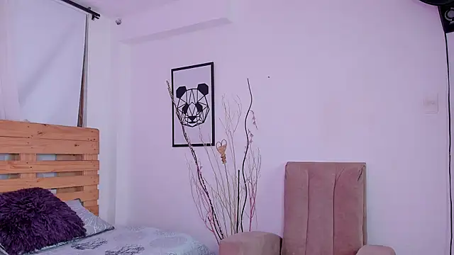 Snapshot of shantal_rosse1 chatting on 10-29-25, 12:18 shantal rosse1 online show from 10-29-25, 12:18