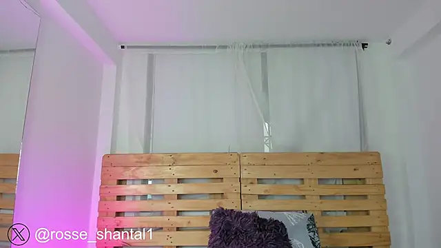 Snapshot of shantal_rosse1 chatting on 10-31-25, 12:06 shantal rosse1 online show from 10-31-25, 12:06