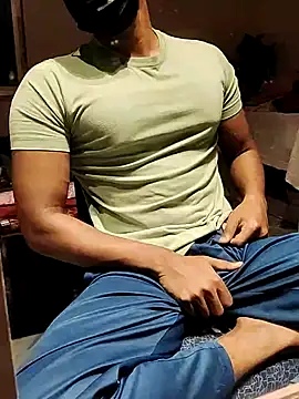 Snapshot of xxxhugedick0001 chatting on 02-23-25, 04:02 xxxhugedick0001 online show from 02-23-25, 04:02