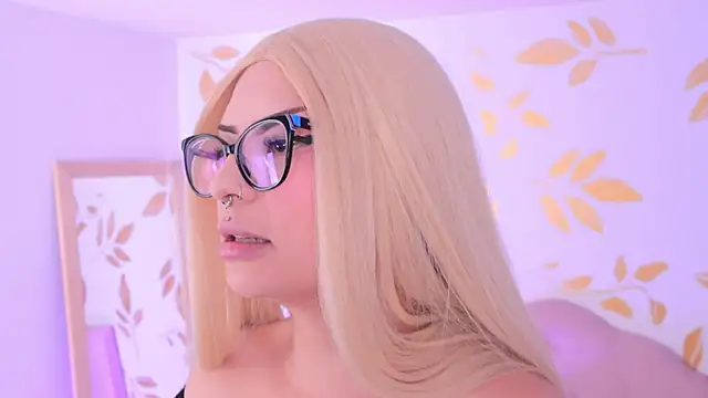 Misselektra   online show from 11-17-25, 03:56