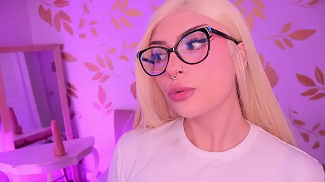 Snapshot of Misselektra__ chatting on 01-16-26, 05:11 Misselektra online show from 01-16-26, 05:11