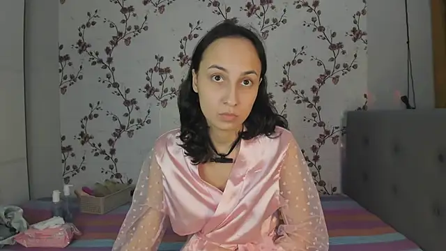 Snapshot of Alisagold90 chatting on 02-19-25, 04:11 Alisagold90 online show from 02-19-25, 04:11