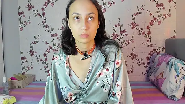 Snapshot of Alisagold90 chatting on 11-03-25, 07:42 Alisagold90 online show from 11-03-25, 07:42