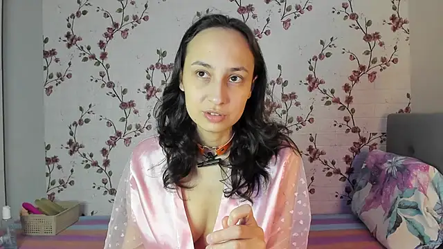 Snapshot of Alisagold90 chatting on 11-22-25, 08:46 Alisagold90 online show from 11-22-25, 08:46