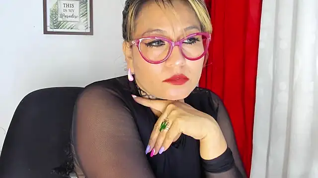 Victoria Caruso online show from 12-18-24, 01:26