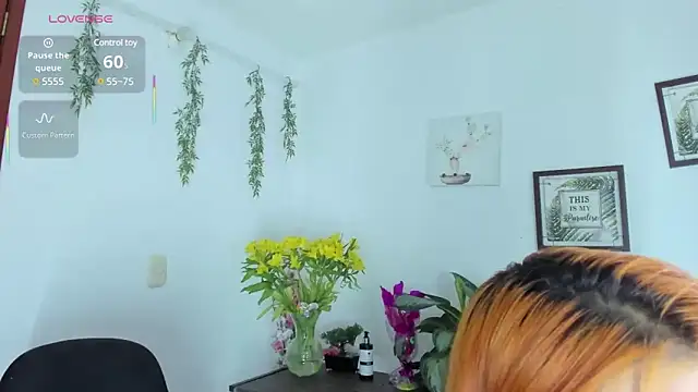 Victoria Caruso online show from 03-11-25, 09:48