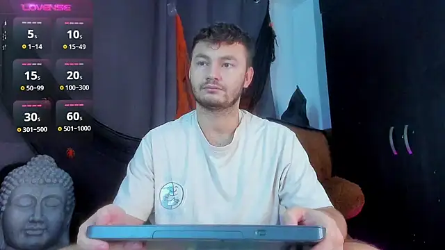 Snapshot of JacoLive chatting on 10-17-25, 09:50 JacoLive online show from 10-17-25, 09:50