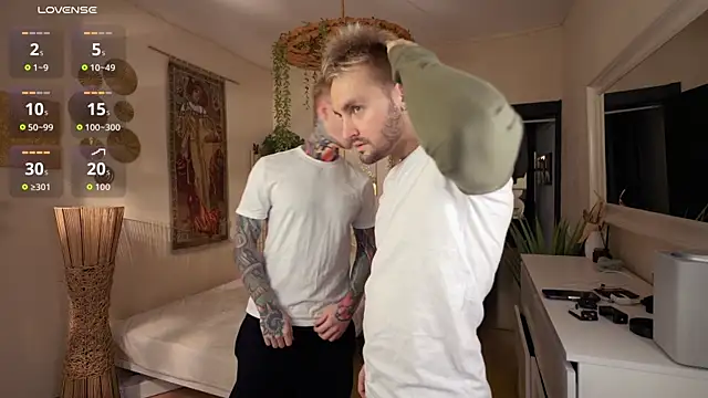 Snapshot of enjoy_me chatting on 10-07-25, 05:21 enjoy me online show from 10-07-25, 05:21