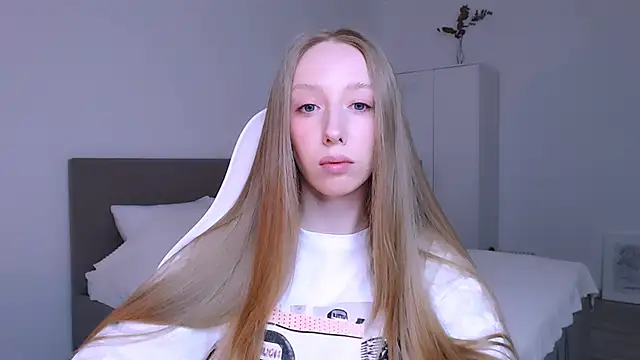 Luna insniity online show from 12-16-25, 09:09