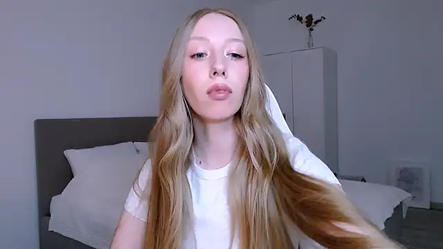 Luna insniity online show from 01-31-26, 09:02