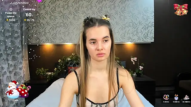 Snapshot of Donna_Evans chatting on 12-18-24, 03:04 Donna Evans online show from 12-18-24, 03:04