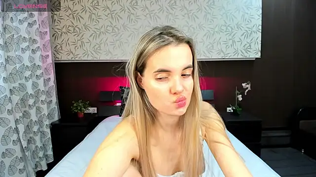 Snapshot of Donna_Evans chatting on 02-06-25, 03:16 Donna Evans online show from 02-06-25, 03:16