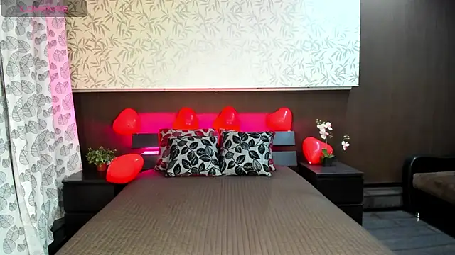 Snapshot of Donna_Evans chatting on 02-23-25, 12:08 Donna Evans online show from 02-23-25, 12:08