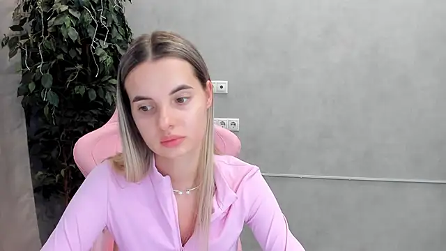 Snapshot of Donna_Evans chatting on 02-26-25, 11:59 Donna Evans online show from 02-26-25, 11:59