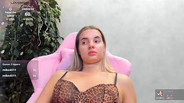 Snapshot of Donna_Evans chatting on 03-06-25, 03:02 Donna Evans online show from 03-06-25, 03:02