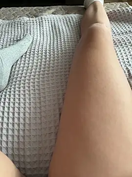 Snapshot of Donna_Evans chatting on 10-21-25, 02:56 Donna Evans online show from 10-21-25, 02:56