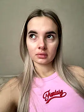 Snapshot of Donna_Evans chatting on 11-08-25, 03:18 Donna Evans online show from 11-08-25, 03:18