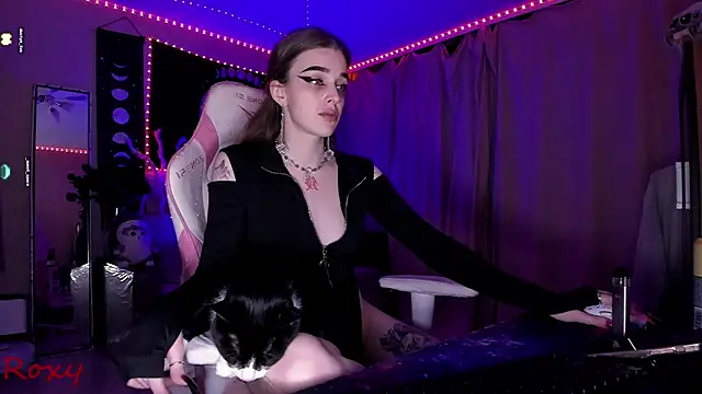 Snapshot of wet_dream_ chatting on 12-18-25, 07:42 wet dream online show from 12-18-25, 07:42