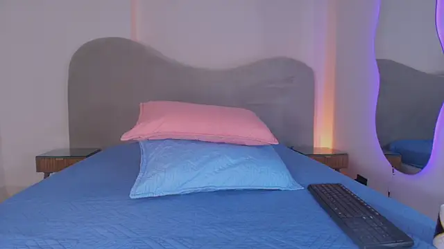 lucyy gray online show from 12-17-25, 03:12