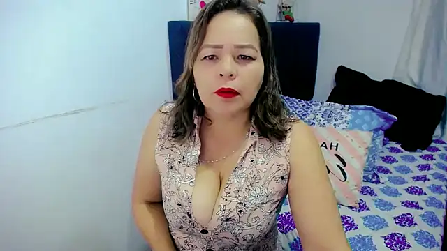 Snapshot of isabella_hotx10 chatting on 12-13-24, 12:42 isabella hotx10 online show from 12-13-24, 12:42