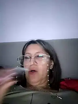 Snapshot of naughtymilfT chatting on 02-19-25, 07:16 naughtymilfT online show from 02-19-25, 07:16