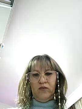 Snapshot of naughtymilfT chatting on 02-20-25, 05:18 naughtymilfT online show from 02-20-25, 05:18