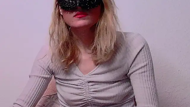 Snapshot of SecretAnni chatting on 12-13-24, 03:49 SecretAnni online show from 12-13-24, 03:49