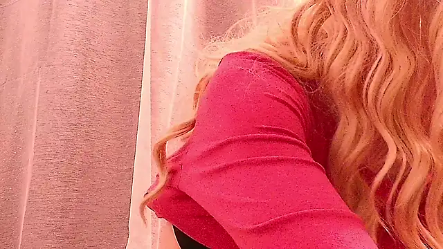 Snapshot of SecretAnni chatting on 02-04-25, 11:49 SecretAnni online show from 02-04-25, 11:49